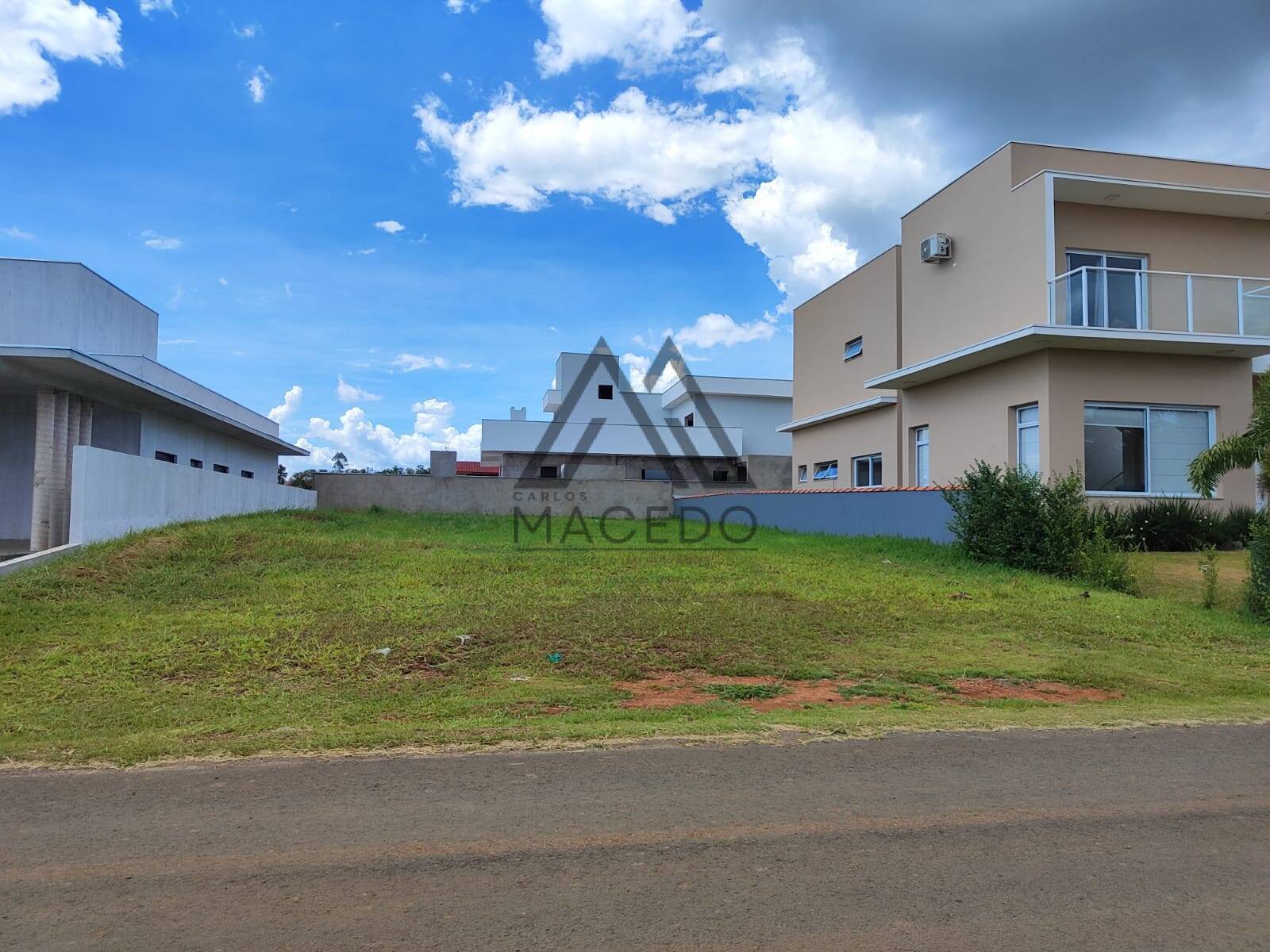 Terreno à venda, 450m² - Foto 1