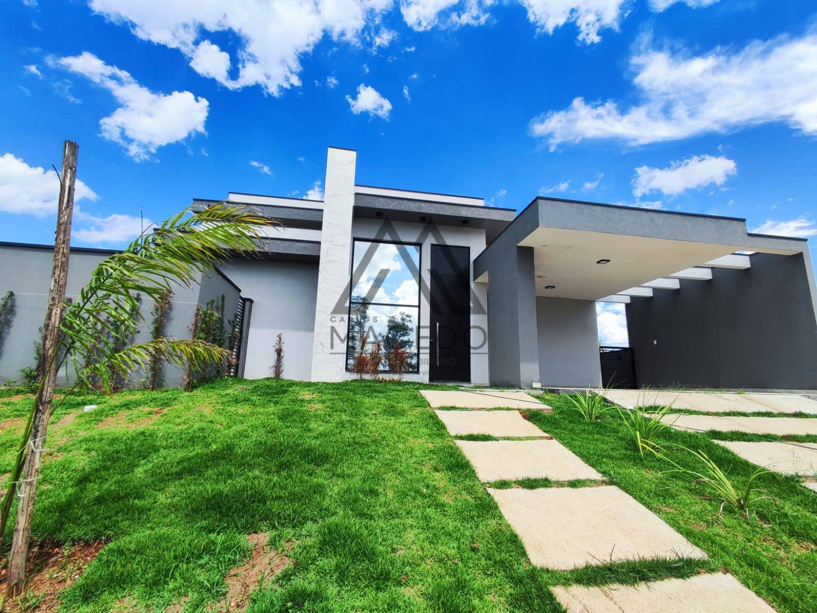Casa de Condomínio à venda com 3 quartos, 450m² - Foto 1