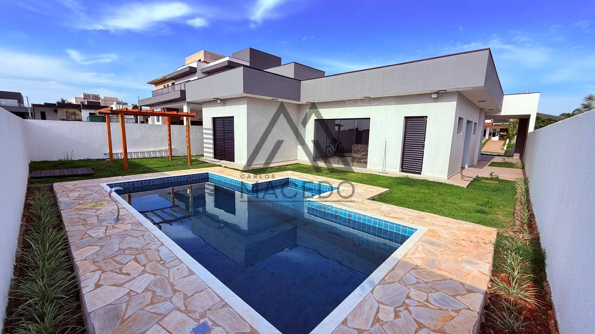 Casa de Condomínio à venda com 3 quartos, 420m² - Foto 9