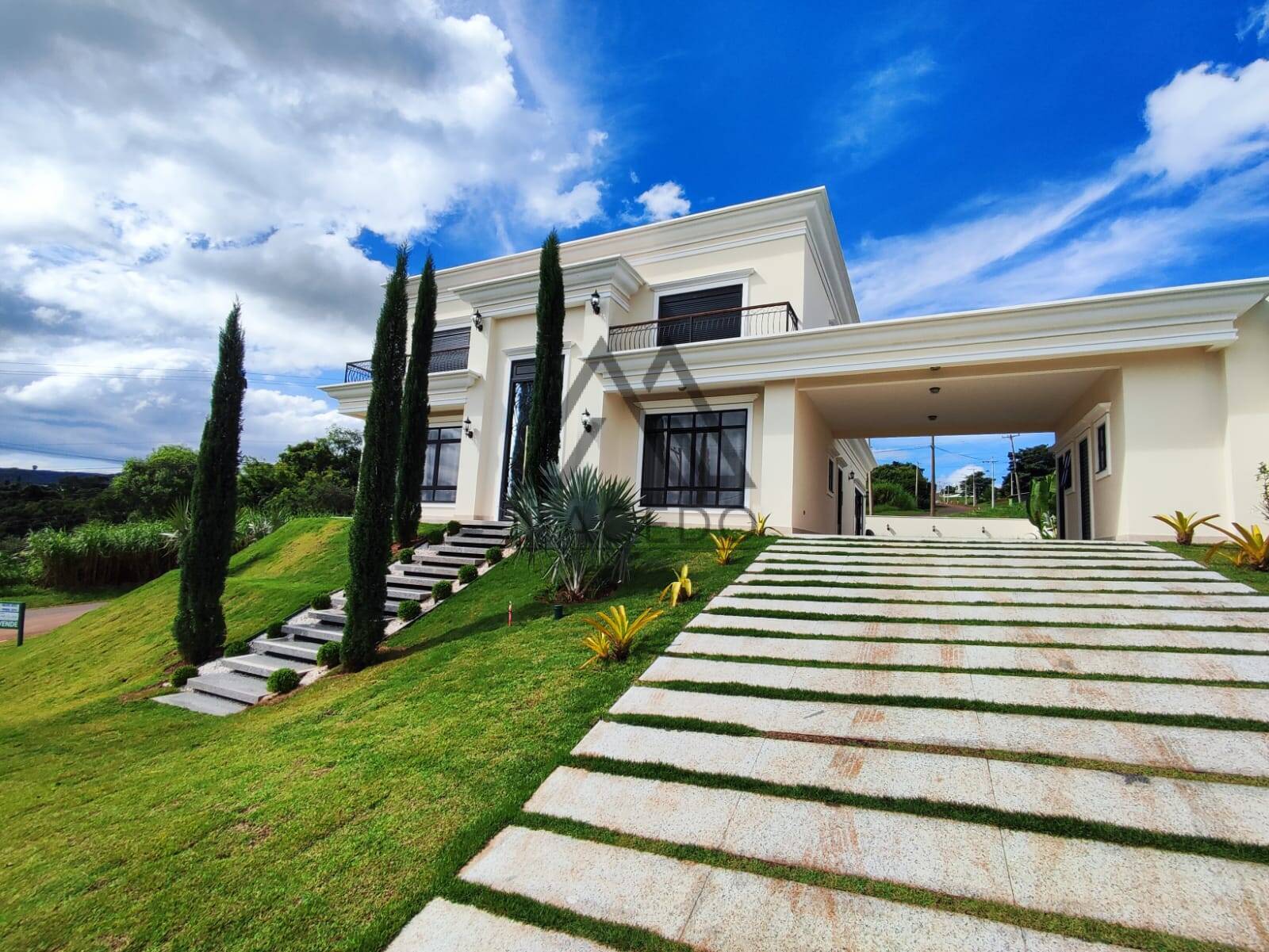 Casa de Condomínio à venda com 4 quartos, 590m² - Foto 3
