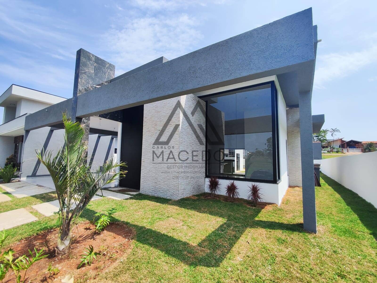 Casa de Condomínio à venda com 3 quartos, 450m² - Foto 1