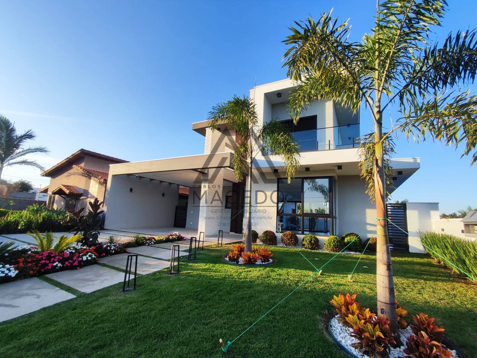 Casa de Condomínio à venda com 4 quartos, 420m² - Foto 1