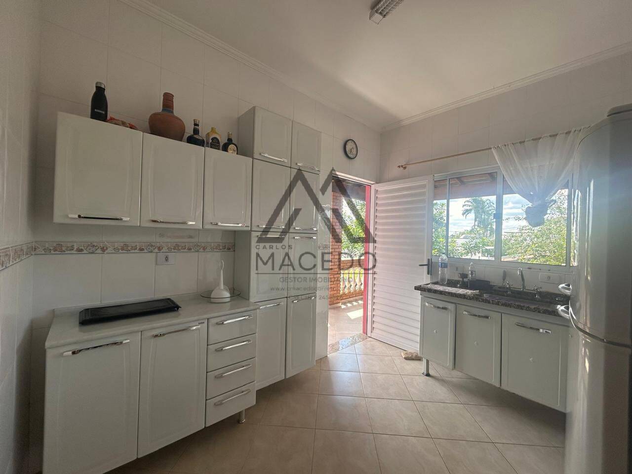 Casa de Condomínio à venda com 3 quartos, 450m² - Foto 13