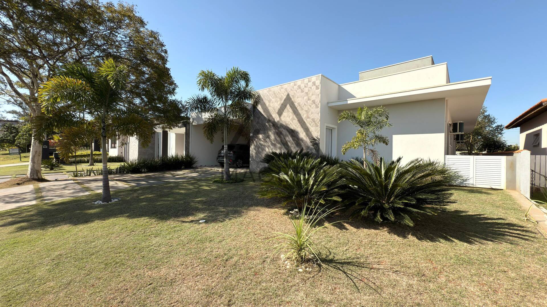 Casa à venda com 3 quartos, 450m² - Foto 2