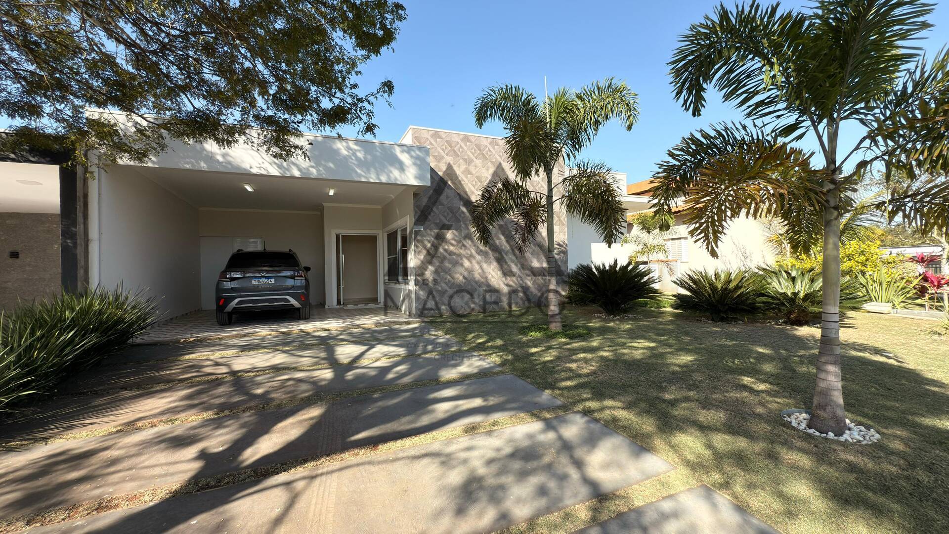 Casa à venda com 3 quartos, 450m² - Foto 1