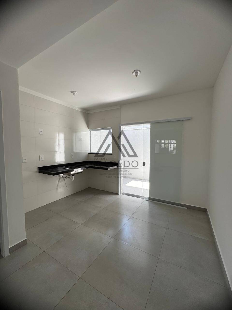 Casa à venda com 2 quartos, 80m² - Foto 8