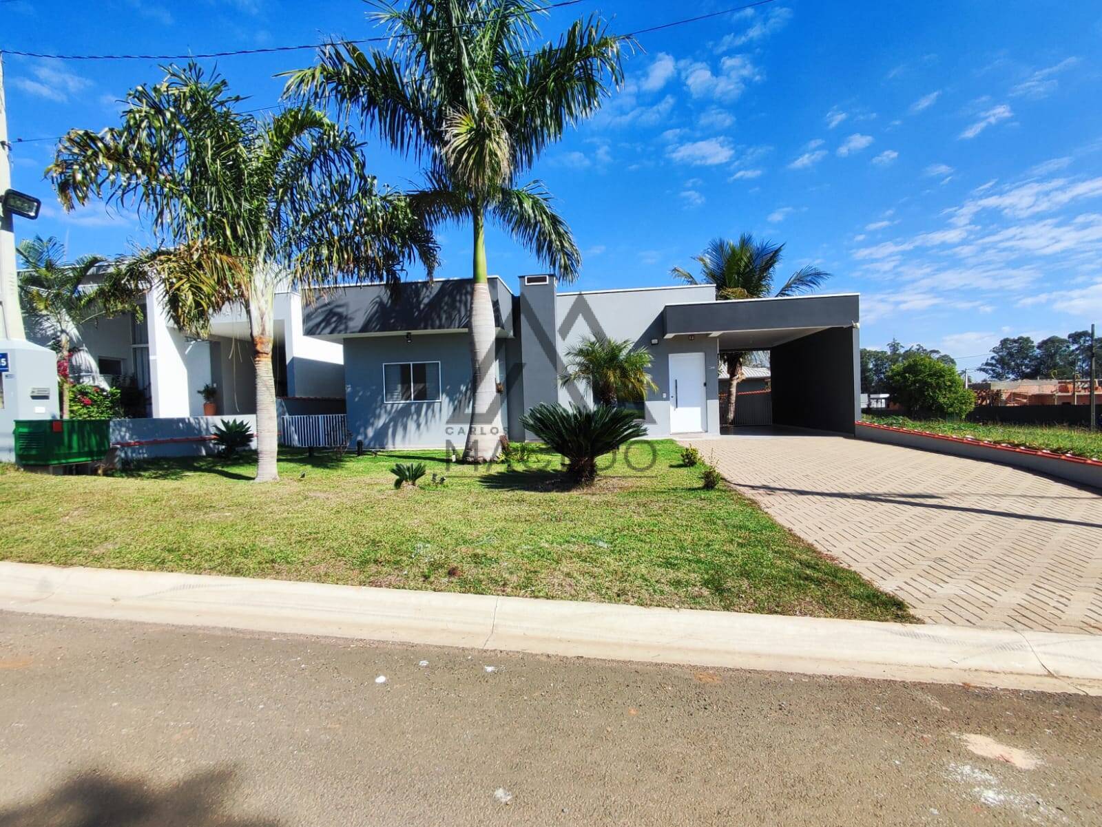 Casa de Condomínio à venda com 3 quartos, 450m² - Foto 1