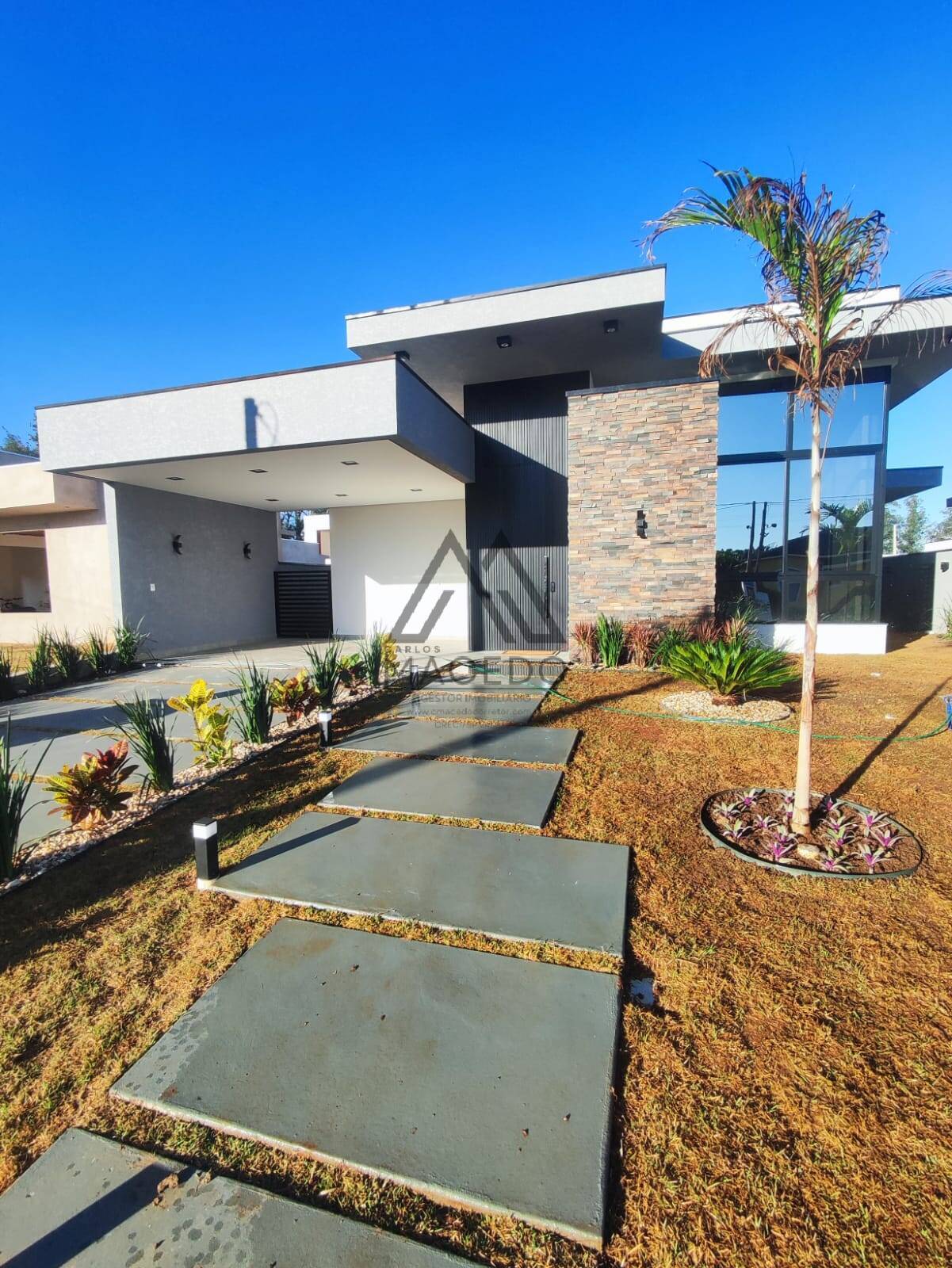 Casa de Condomínio à venda com 3 quartos, 450m² - Foto 1