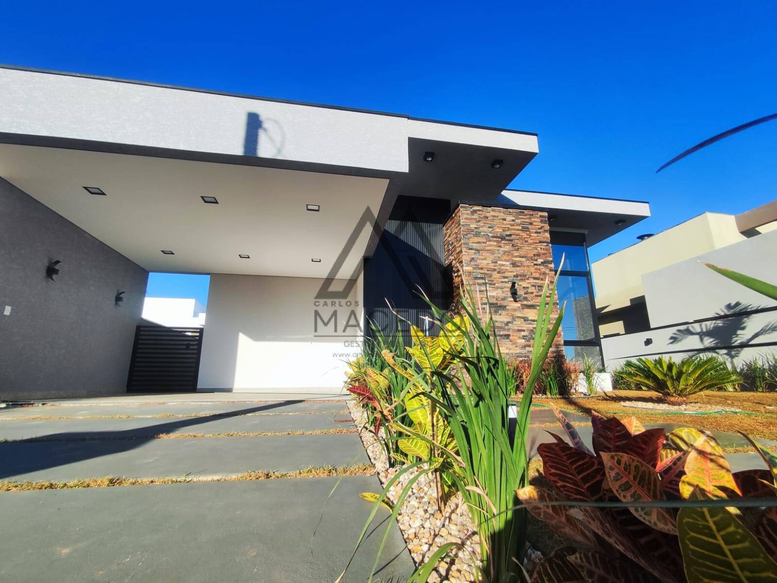 Casa de Condomínio à venda com 3 quartos, 450m² - Foto 3